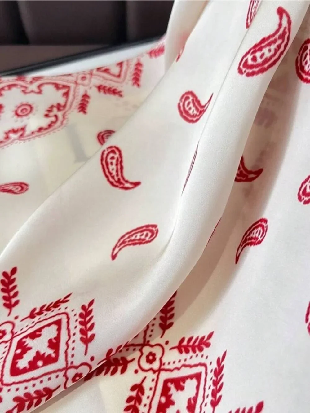 ✨Elegant Silky Square Scarf Retro Print White Burgundy Paisley Head Wrap Bandana